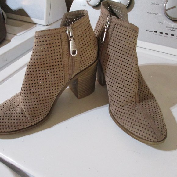 Women's Short Booties/ Size 7/ Tan Suede/3 1/4" Heels - Picture 2 of 6